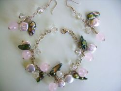 bracciale ed orecchini in argento, quarzo rosa, madreperla e cristallo